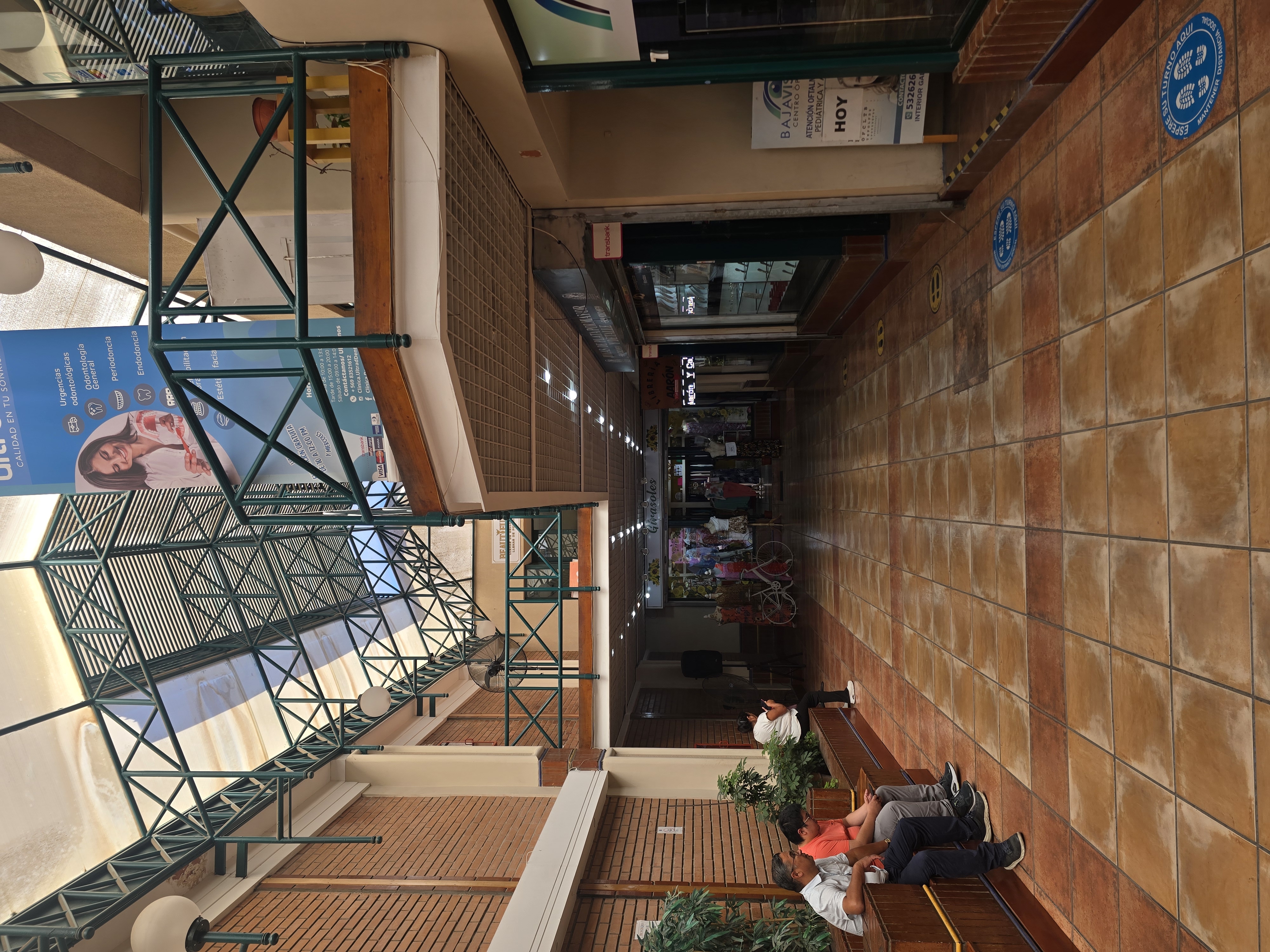 Espacio comercial en galería Valle del Sol